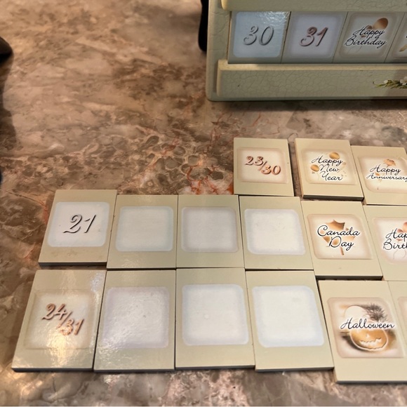 VTG Wooden Farmhouse Perpetual Calendar Floral Hand Crafted Birchfield complete - Picture 8 of 16